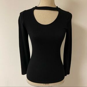 Suzette Women’s Keyhole Top Black Stretchy Small
